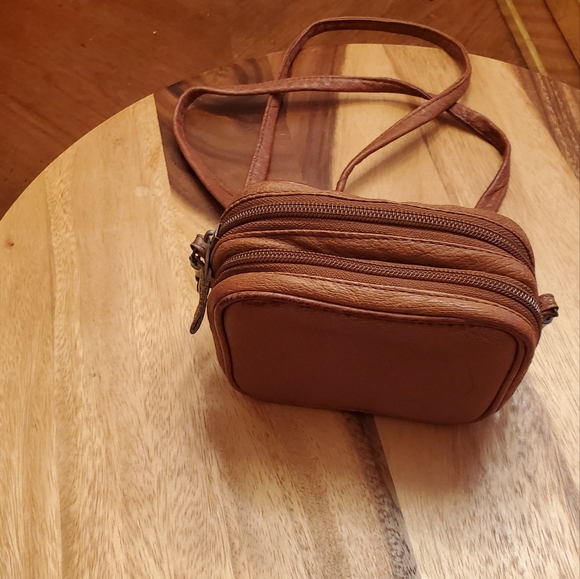 Wilson's Leather Crossbodt/Belt Bag - Picture 6 of 6